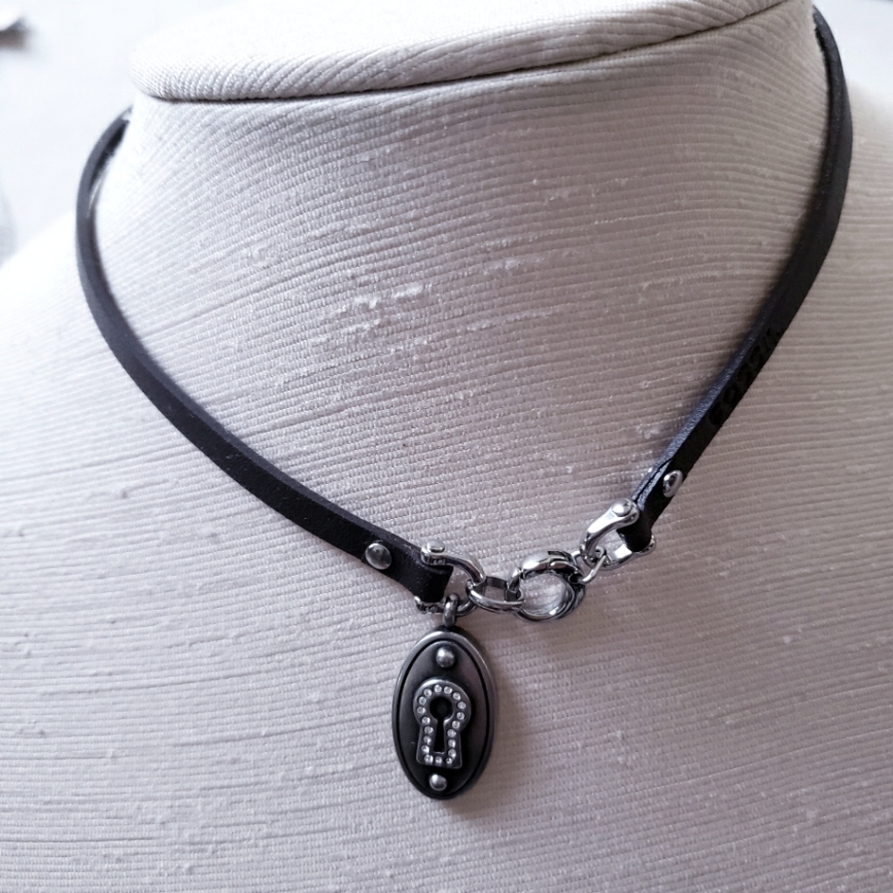 Fossil Vintage Signature Leather Necklace/ Choker